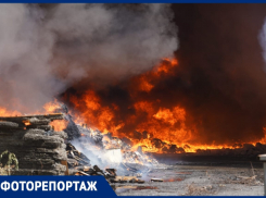 База переработки вторсырсья горит в Волгограде на 1000 кв.метрах