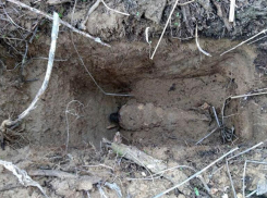 Минометную мину нашли рядом с детской площадкой у жилого комплекса в Волгограде 