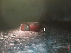 Водитель без прав вылетел на Daewoo Matiz с трассы  в Волгоградской области