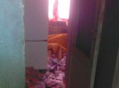 Под Волгоградом женщина держит в страхе весь дом