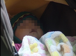 Новорожденную девочку нашли в подъезде на юге Волгограда