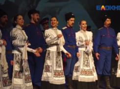 Участие в праздновании 74-летия Сталинградской победы приняла женщина, родившаяся в доме Павлова