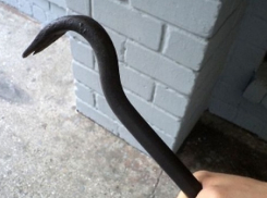 Под Волгоградом пожилому мужчине сломали ногу монтировкой