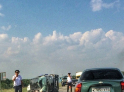 На трассе под Волгоградом «в лоб» столкнулись Mitsubishi и ВАЗ-2112