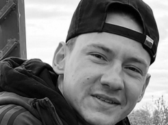 Пропавшего молодого парня нашли мертвым за ТЦ на юге Волгограда 