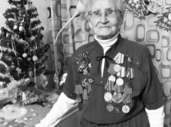 Приписала себе два года, чтобы уйти на фронт: в Волгограде скончалась ветеран Нина Тарасова