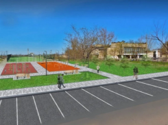 В окраине Волгограда за 15 млн рублей оборудуют спортплощадку с диванами