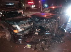 Большой железный комок: 18-летний волгоградец протаранил Mazda на «встречке»