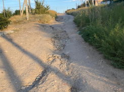 Такси отказываются ехать по каменистой «автодороге» в частном секторе Волгограда