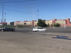 Дрифтеры устроили крутое шоу у «Волгоград Арены»