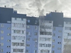 Волгоградцев с маленьким ребенком в последний момент спасли из пожара