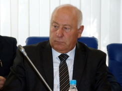 Последний рыцарь: депутат Николай Свиридов подал в отставку из–за женщины