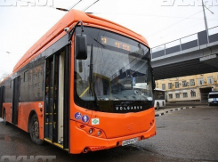Пассажиры жалуются на переполненные автобусы на юге Волгограда