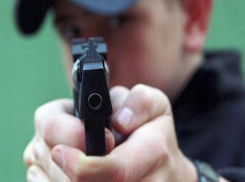 Волгоградец прострелил мужчине ногу из-за конфликта на дороге