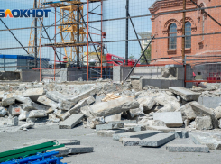 Волгоградцы считают бессмысленным снос трибун на площади Павших Борцов