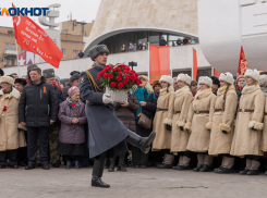 Свободные дороги, закрытый Мамаев курган и «глушилки»: в Волгограде начали отмечать Сталинградскую Победу 