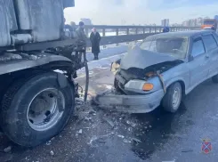 Водитель ВАЗа устроил массовое ДТП на «танцующем» мосту под Волгоградом