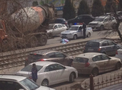 В Волгограде в микрорайоне Ангарский КамАЗ насмерть сбил женщину-пешехода