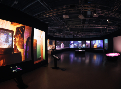 Портреты оживают, а пейзажи дышат: крупнейшую выставку цифрового искусства привезли в Волгоград