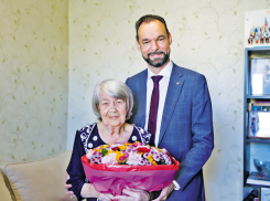 «Красный октябрь» поздравил со 100-летием ветерана завода  Александру Семеновну Машкову