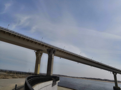 В Волгограде под «танцующим мостом» погиб 20-летний парень