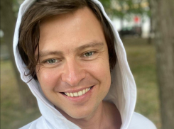 Прохор Шаляпин удалил с зубов белоснежные люминиры стоимостью 1 млн рублей