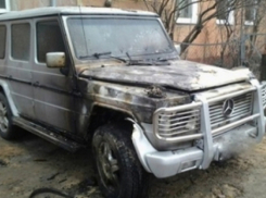 На юге Волгограда ночью сгорел «Мерседес Гелендваген»