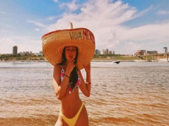 Волгоградки проводят выходные на пляже