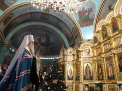 Губернатор Андрей Бочаров привел чиновников в храм