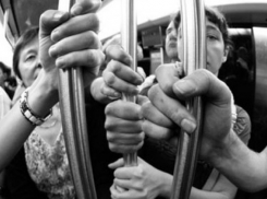 В центре Волгограда пострадала 74-летняя пассажирка троллейбуса