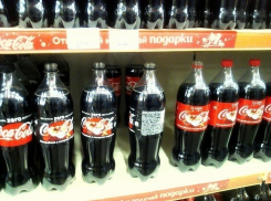 Одержимые баллами покупатели скрутили крышечки с бутылок Coca-Cola в волгоградском магазине