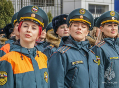 Красавиц из МЧС в Волгограде начали готовить к  Параду Победы