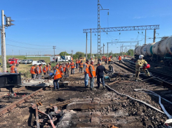 Поезда на Волгоград застряли в степи из-за гигантского пожара на РЖД