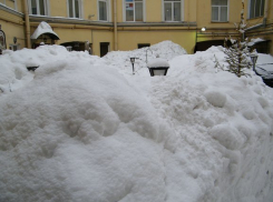 Управляющие компании Волгограда игнорируют уборку снега, пренебрегая здоровьем горожан