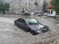 Волгоградцы публикуют ужасающие фото потопа 