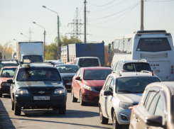 Юг Волгограда парализовала пробка