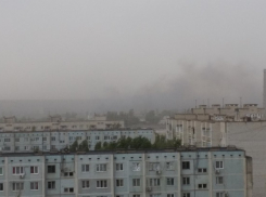 Волгоград накрыло густым дымом из-за многочисленных пожаров