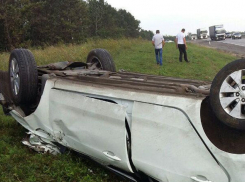 21-летний водитель без прав погиб в перевернувшейся Kia Rio в Волгоградской области