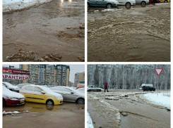 В Волгограде затопило автосалон Peugeot и АЗС из-за аварии на водопроводе 