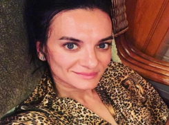 Для реализации идеи Елена Исинбаева попросила показать значки ГТО