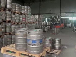 Крупное пивное ОПГ накрыли силовики в Волгограде: видео захвата кег