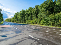 Машина с парнями и двумя девушками опрокинулась в Волгоградской области: погибла 14-летняя школьница