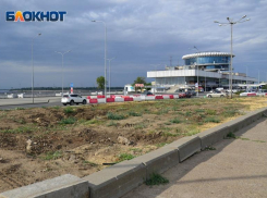 Вместо пластиковых блоков на Нулевой Продольной в Волгограде  установили бетонные бордюры