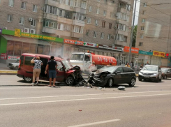  Водителю стало плохо за рулем: подробности ДТП на Рокоссовского в Волгограде