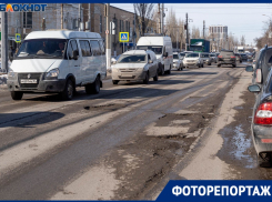 Два бюджетных млрд пролетели мимо дырявой Ангарской в Волгограде: здесь бьются машины и кричат водители 