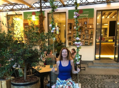 Супруга экс- мэра Евгения Ищенко с ностальгией вспомнила, как ей мыли голову в Волгограде