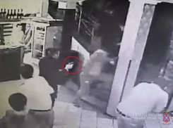 Стрельба в кафе Frant’Эль в центре Волгограда попала на видео 
