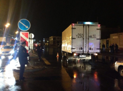 В Волгограде водитель на грузовике сбил 53-летнюю женщину