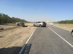 Под Волгоградом «Рено» врезался в «Мазду»: погибла женщина