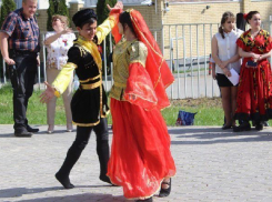 Фестиваль азербайджанской культуры в Волгограде закончится дискотекой
